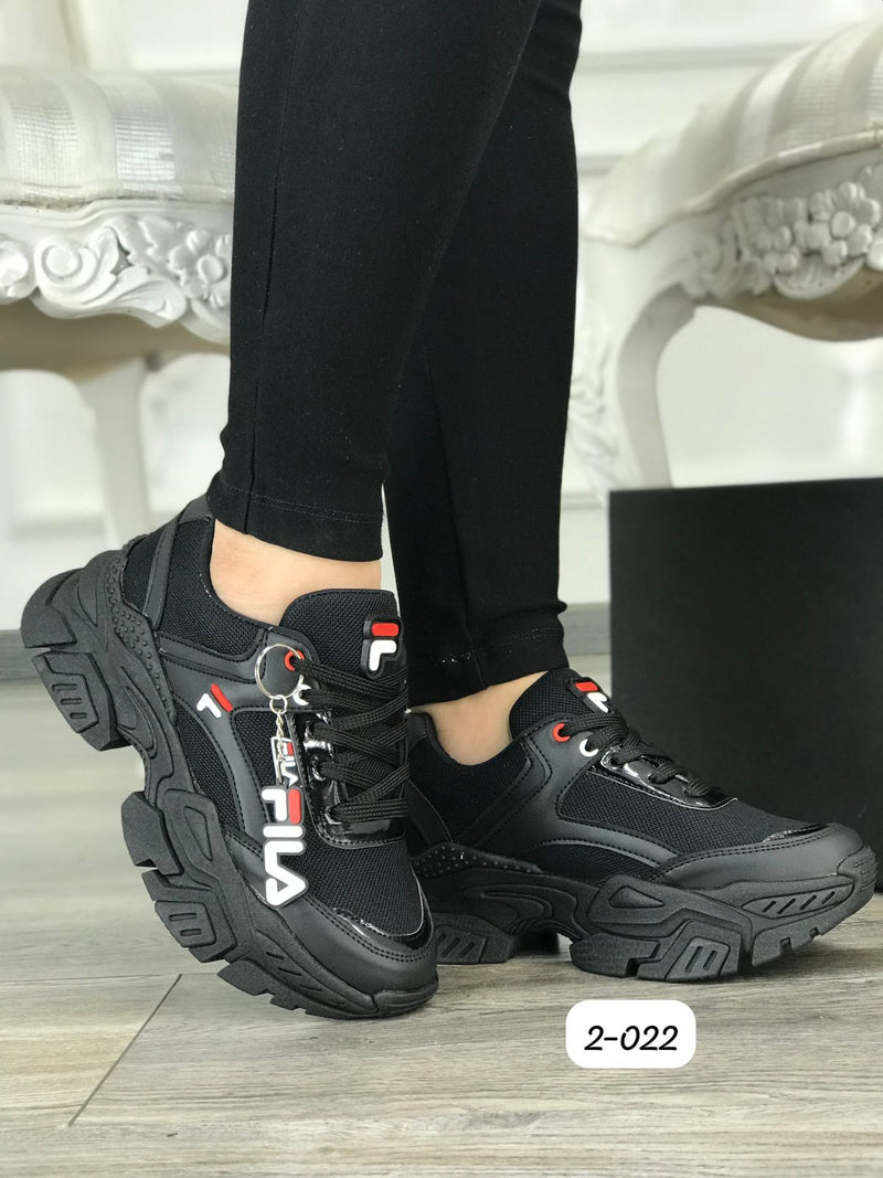 Fila Plataforma: poder y estilo en cada paso.